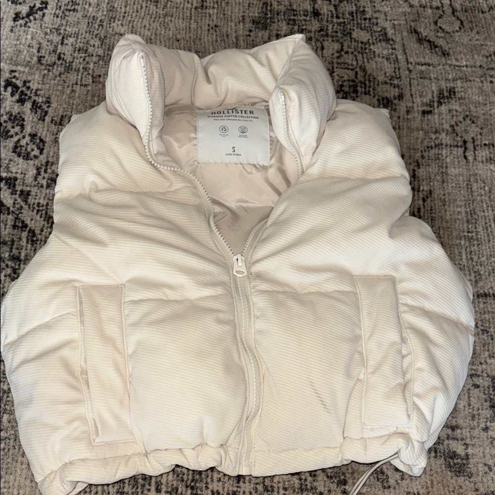 Hollister Cream Quilted Vest